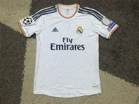 real madrid fly emirates jersey.